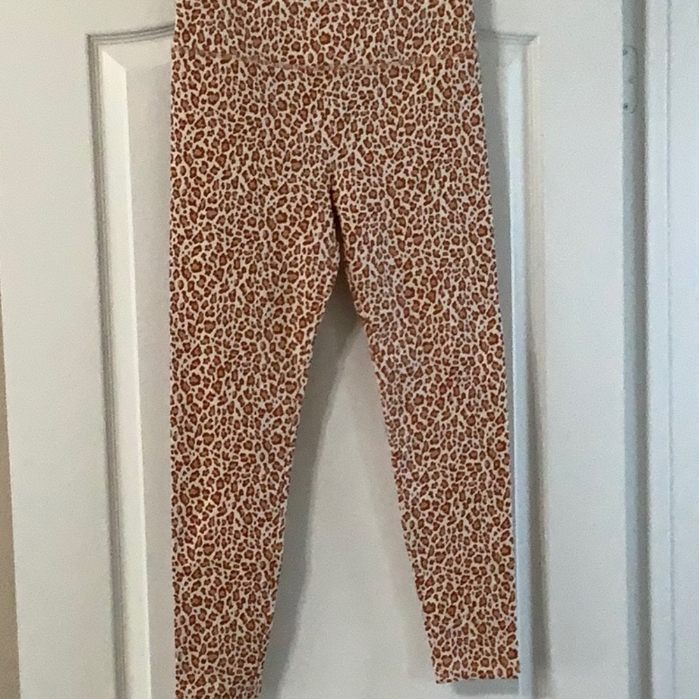 Lou & Grey yoga pants M